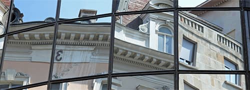 One way mirror film: one-sided daytime privacy protection
