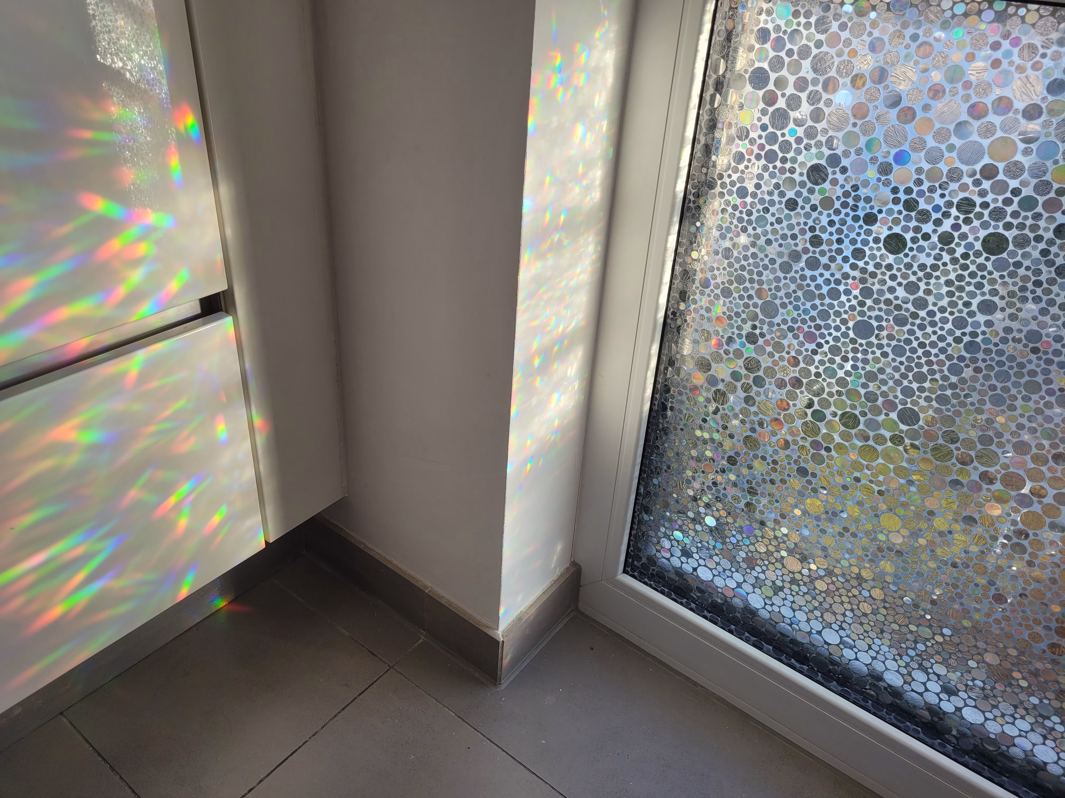 Fensterfolie mit Glitzer im Sonnelicht