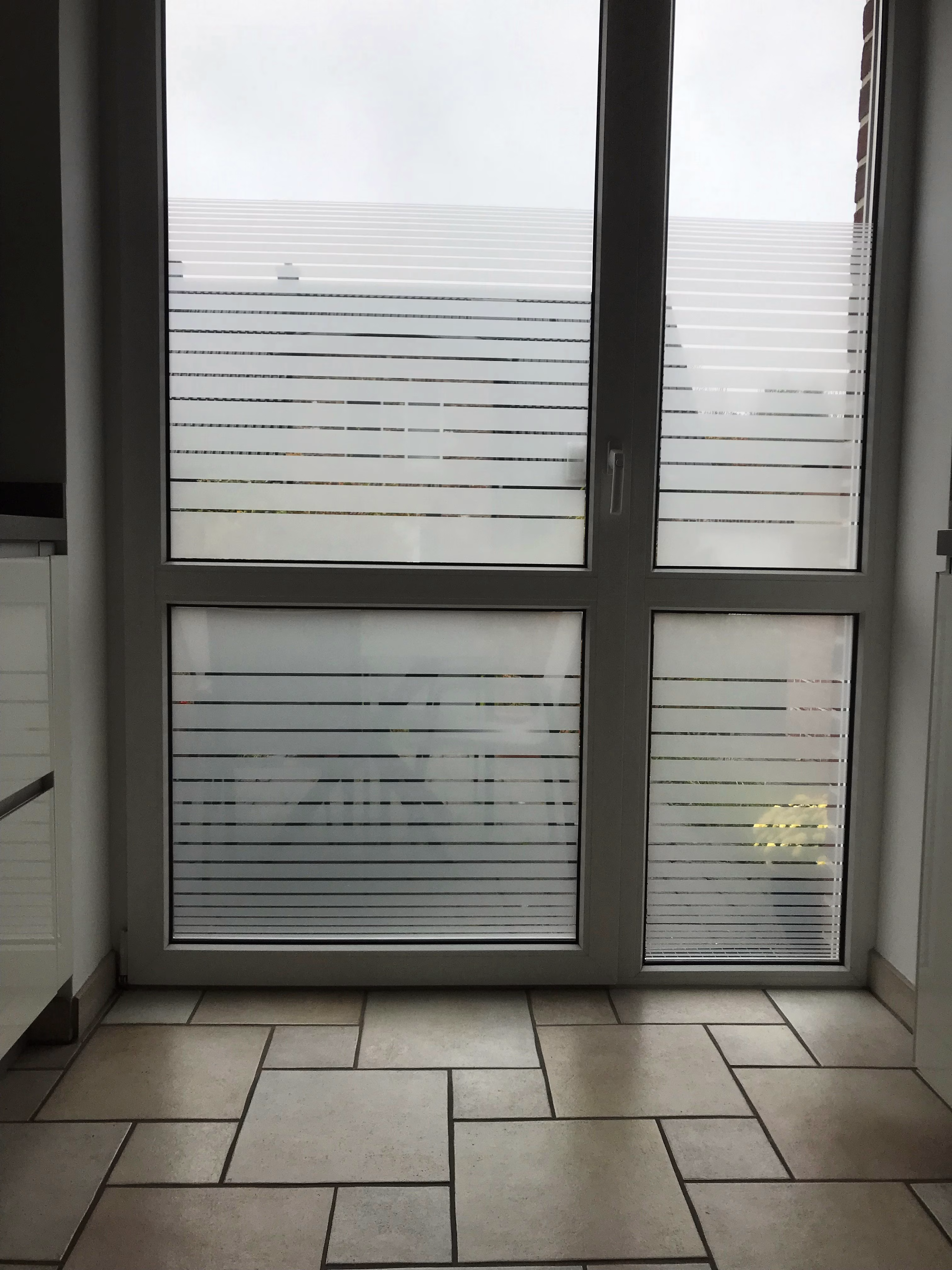 Dekorfolie, horizontale, auslaufende Streifen