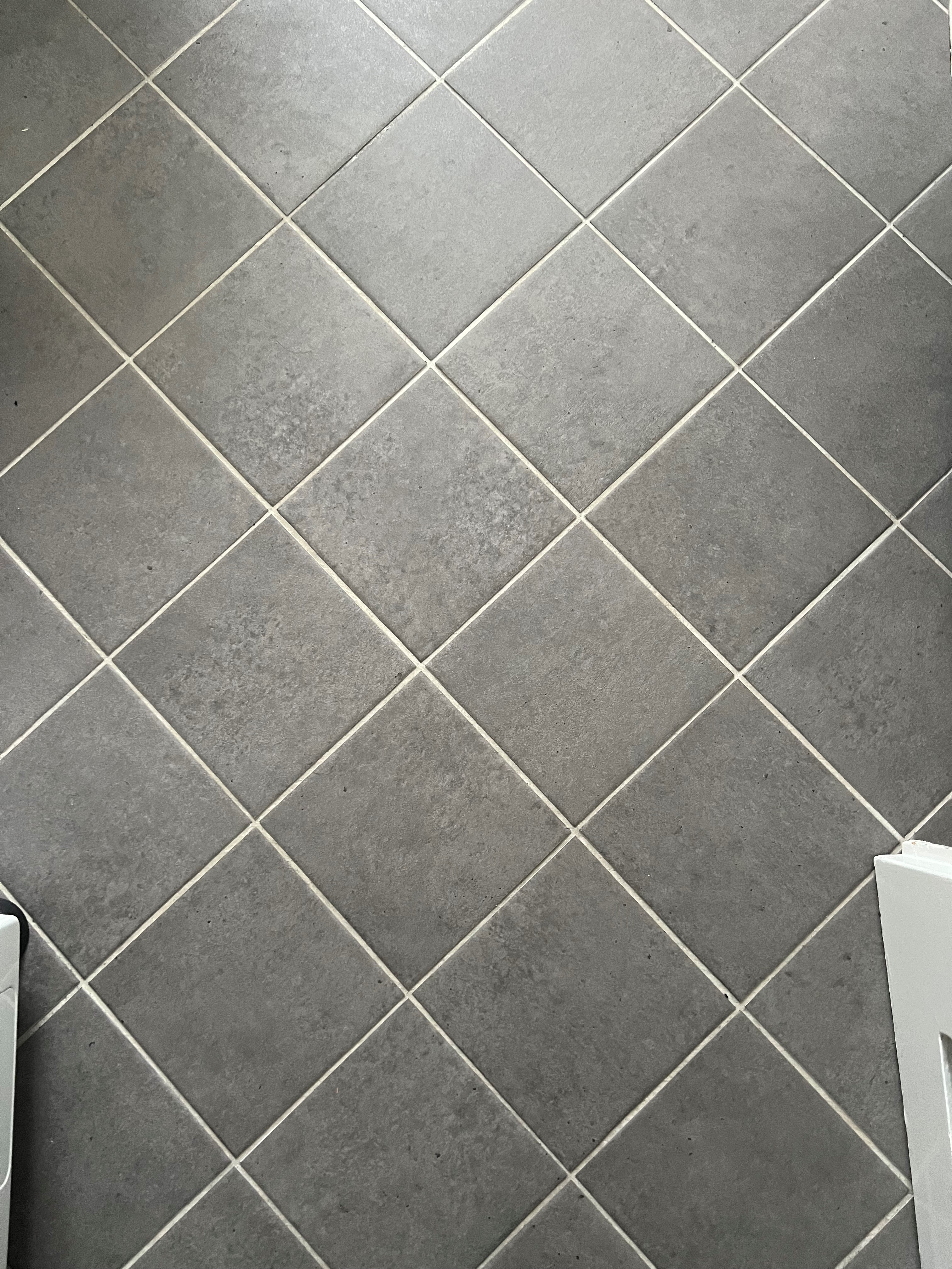 Betonoptik Fliesenfolie im Badezimmer