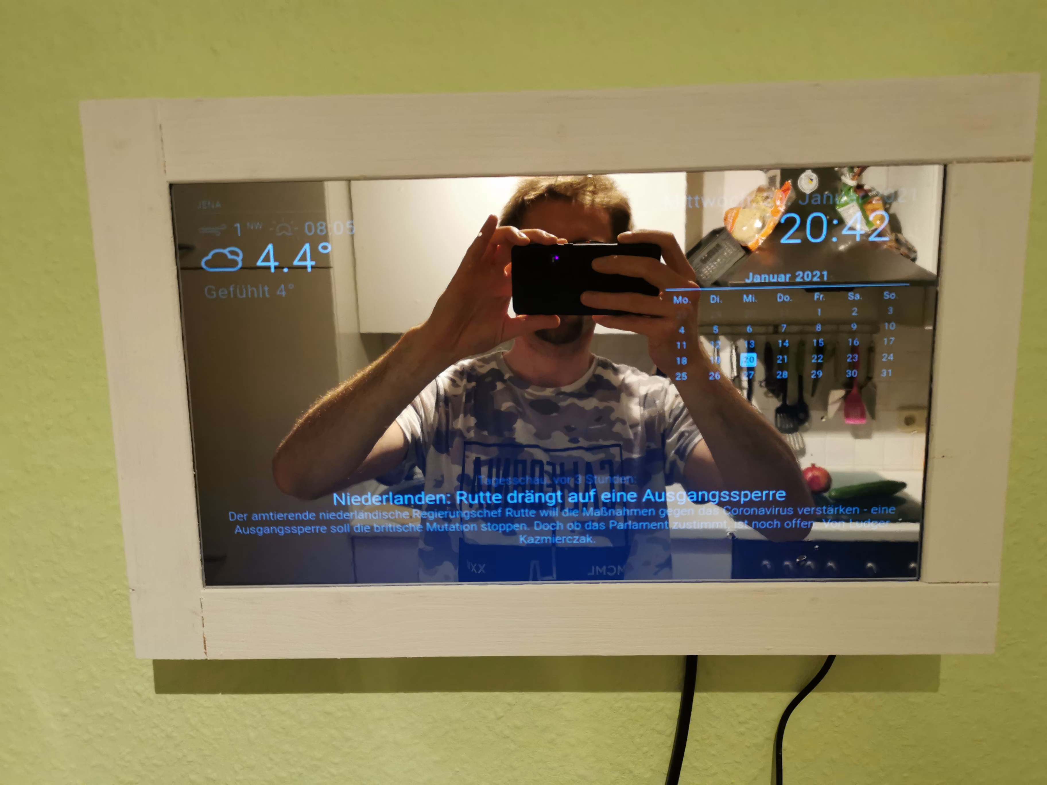 SmartMirror mit Spiegelfolie SmartMirror mit Spiegelfolie