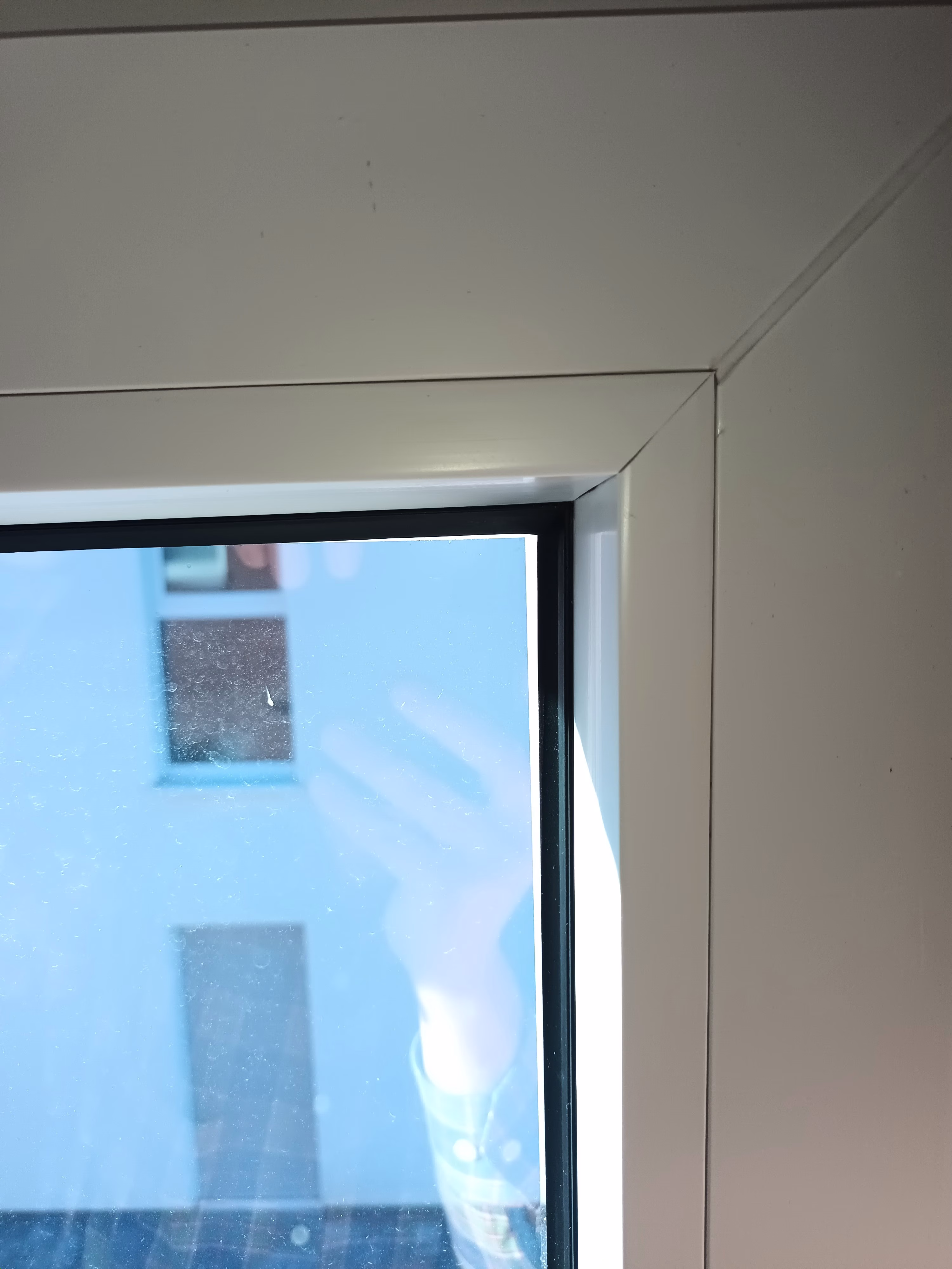 Spion-Spiegelfolie, silber verspiegelt Spion-Spiegelfolie, silber verspiegelt