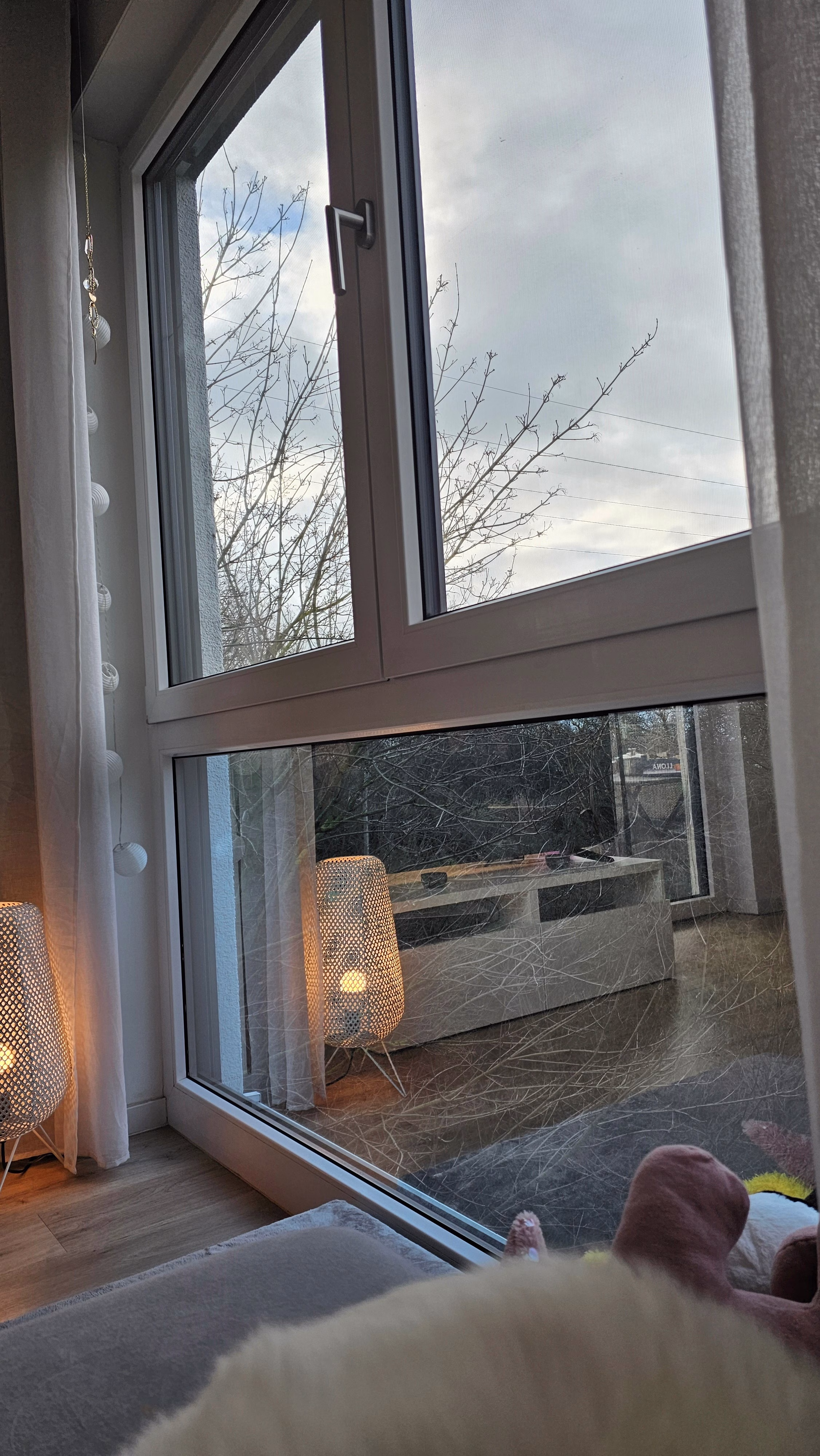 Spion-Spiegelfolie, silber verspiegelt Spion-Spiegelfolie, silber verspiegelt