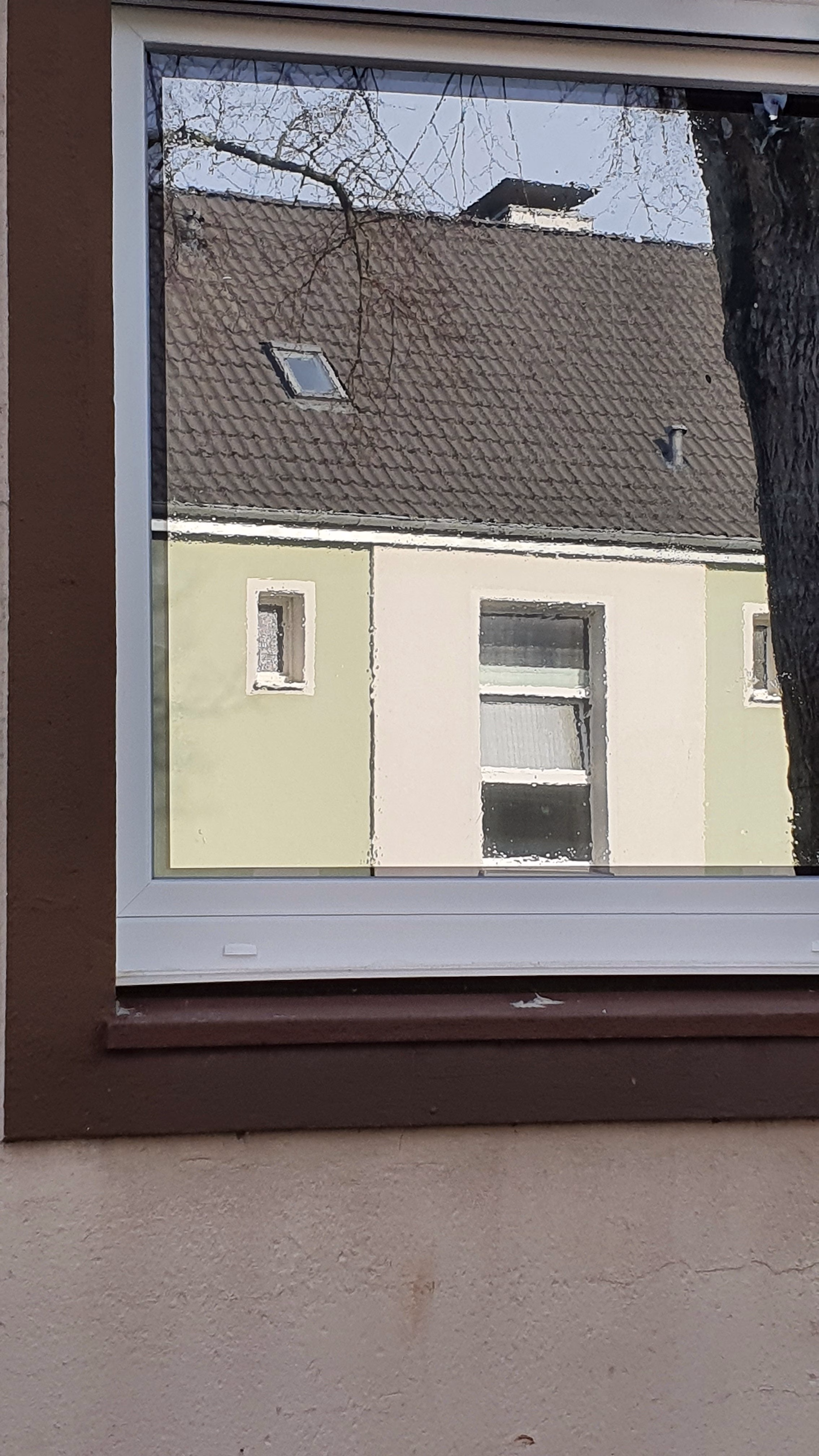 Spionspiegelfolie Prolight, leicht silber verspiegelt Spionspiegelfolie Prolight, leicht silber verspiegelt