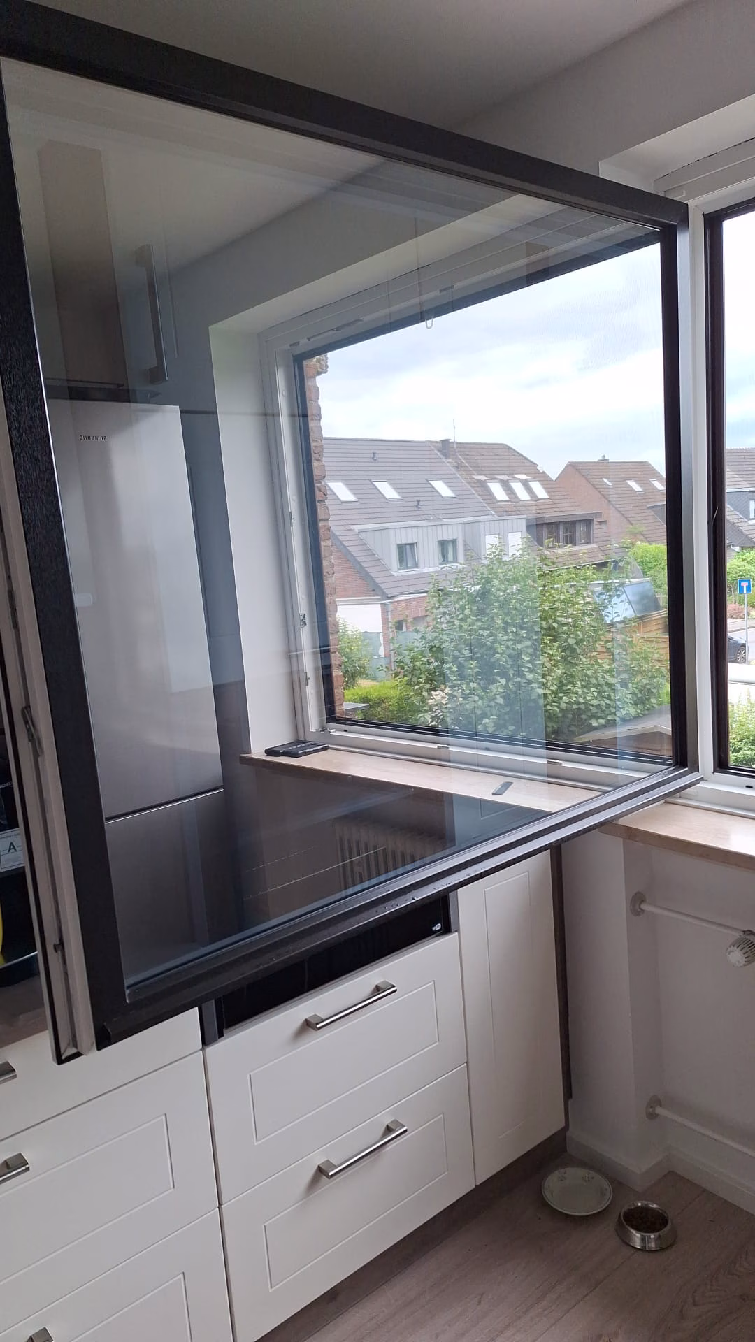 Spion-Spiegelfolie Prolight, leicht silber verspiegelt Spion-Spiegelfolie Prolight, leicht silber verspiegelt