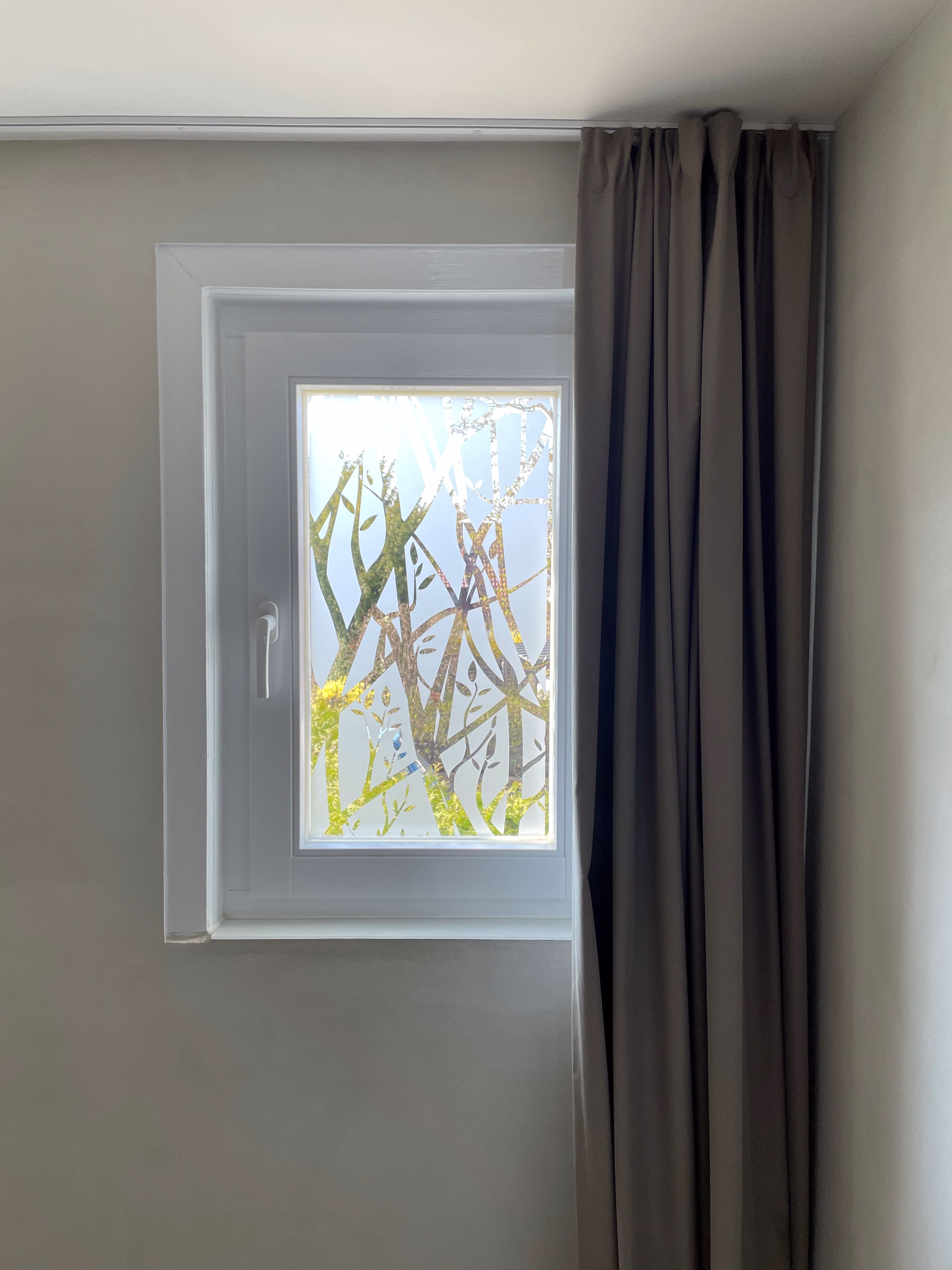 Fensterfolie mit Herbstwald