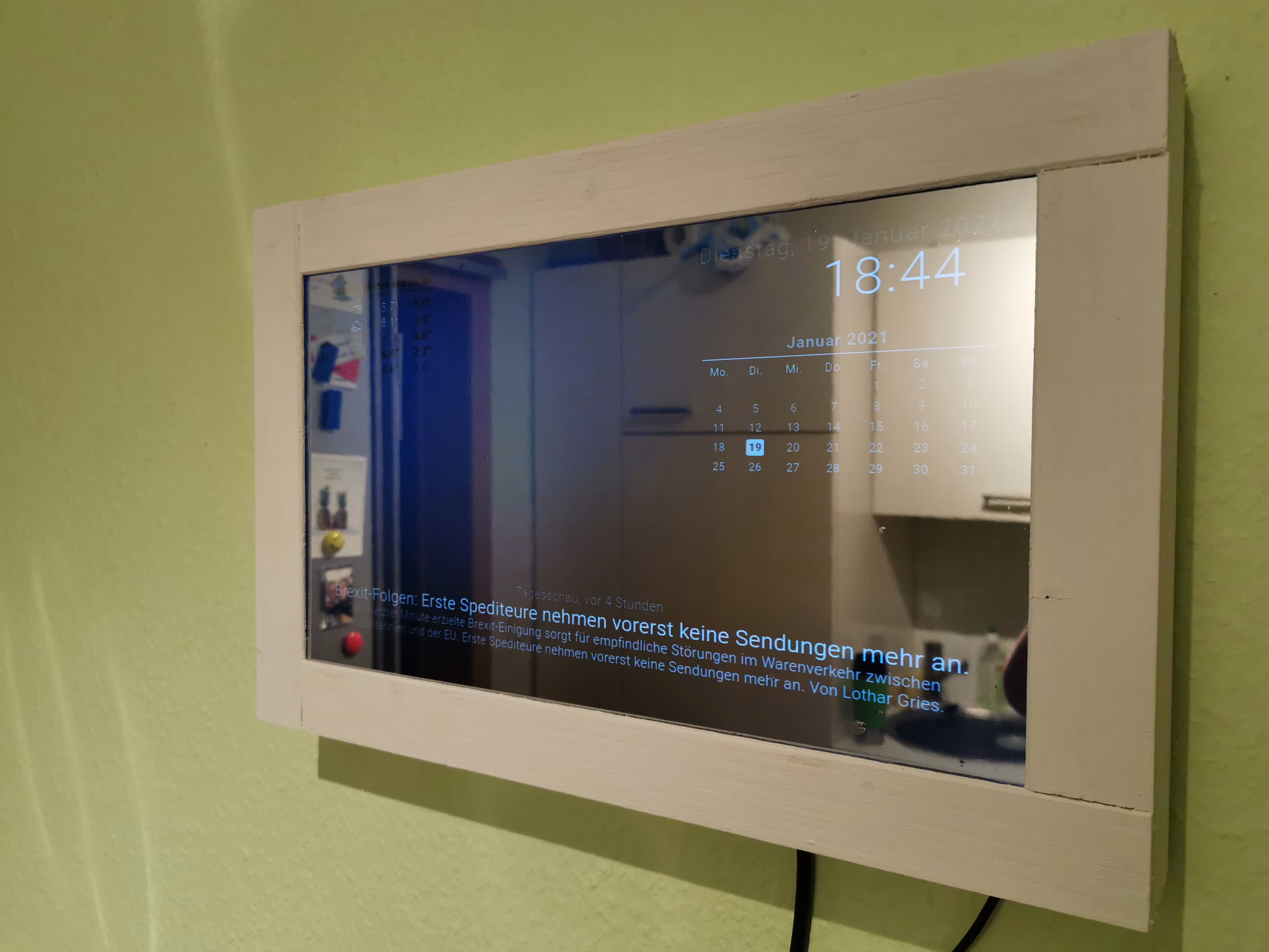 SmartMirror mit Spionspiegelfolie SmartMirror mit Spionspiegelfolie