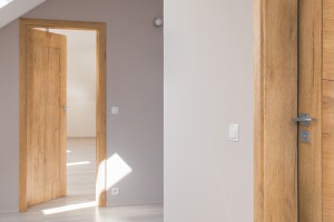 Chestnut, adhesive film in wood look